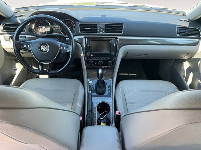 2017 Volkswagen Passat 1.8T SE