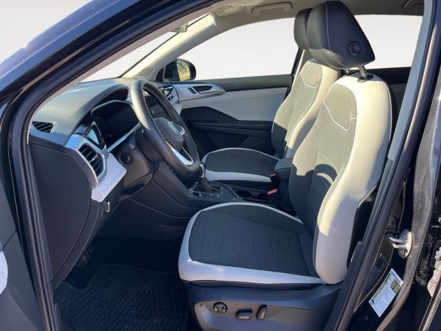 2025 Volkswagen Taos SE